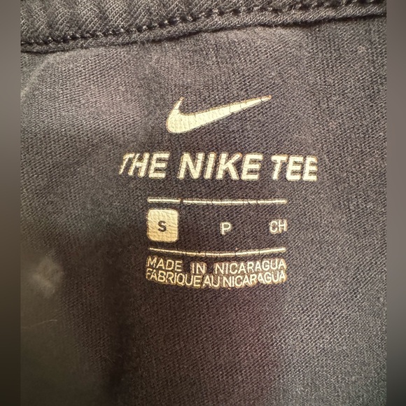 Nike | Black Tee Shirt Swoosh Camouflage Gray size Small Boys - Picture 3 of 3